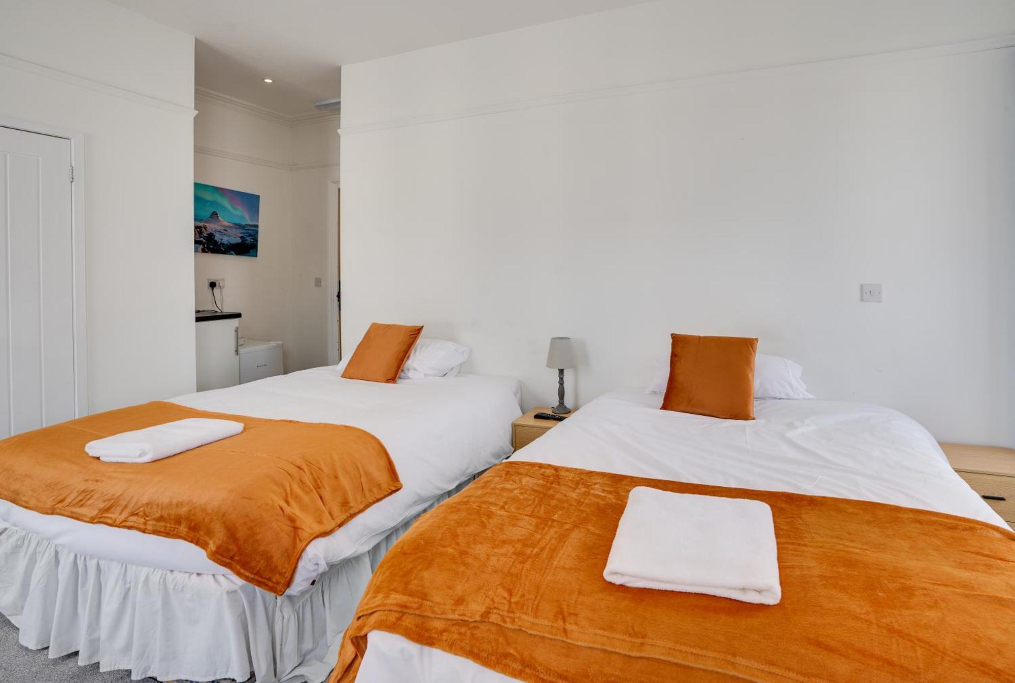 Homesly Guest Rooms, Comfortable En-Suite Guest Rooms With Free Parking And Self Check-In Berwick Upon Tweed Bagian luar foto